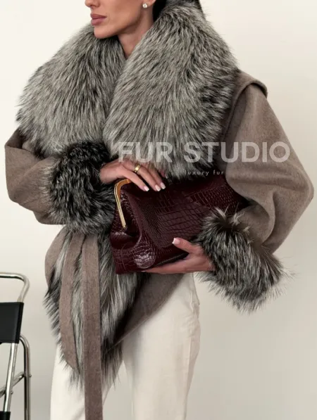 Полупальто с мехом чернобурки - фото 3