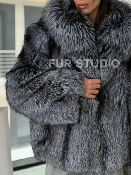 Полушубок из чернобурки с капюшоном - фото 1