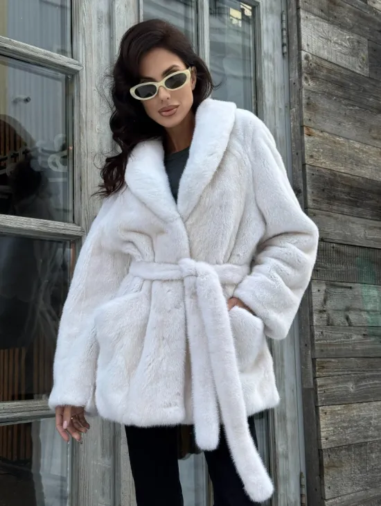 Светлый меховой жакет из норки с воротником шаль и меховым поясом - luxury fur - фото 6