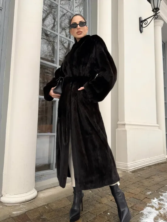 Натуральная коричневая норковая шуба в аукционном мехе SAGA FURS - фото 8