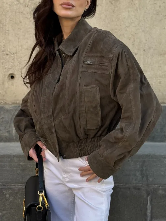 Модная винтажная универсальная укороченная куртка-бомбер из натуральной кожи (замши) - фото 2