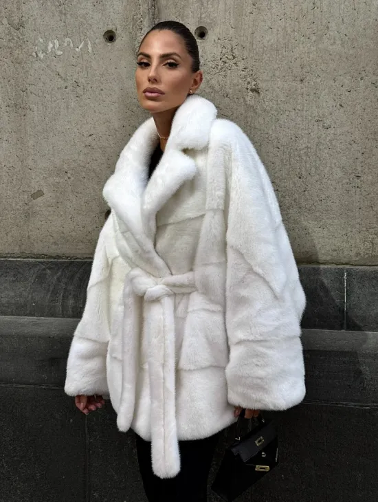 Белоснежная норковая шуба фасон 