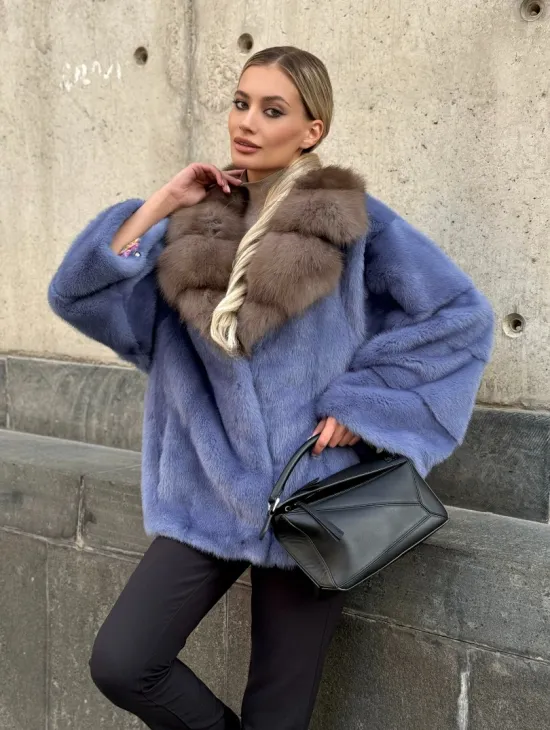 Короткая шуба норковая с воротником из куницы - фото 6