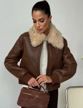 Короткая дубленка - женская - фото 7