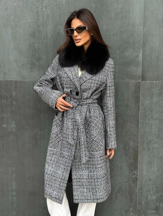 Пальто зимнее с мехом - фото 0