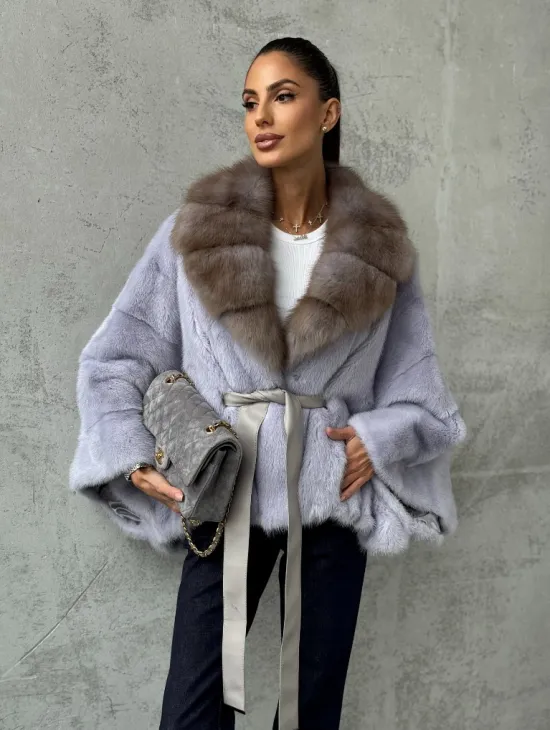 Короткая норковая шуба с воротником куницы - фото 6