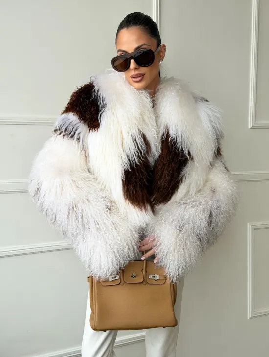 Шубка из ламы бело-коричневая - фото 4