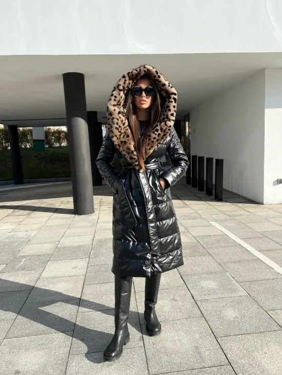 Пуховик с отделкой из меха аукционной норки в анималистическом стиле - фото 4