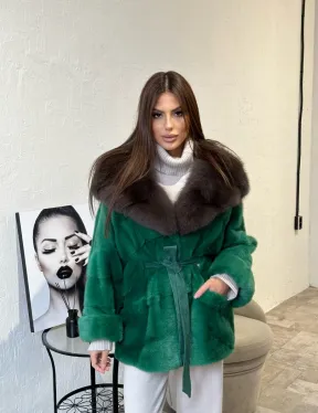 Норковое пончо с капюшоном в цвете изумруд - фото 2