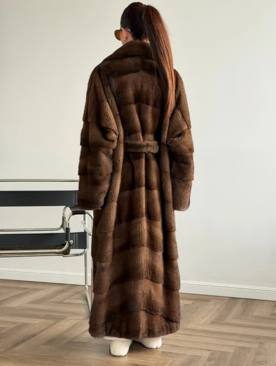 Шуба из плюшевой норки Velvet с английским воротником - цвет соболь - фото 8