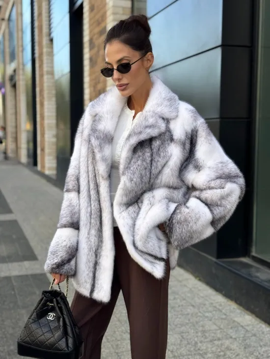 Белая норковая куртка автоледи английский воротник - фото 10