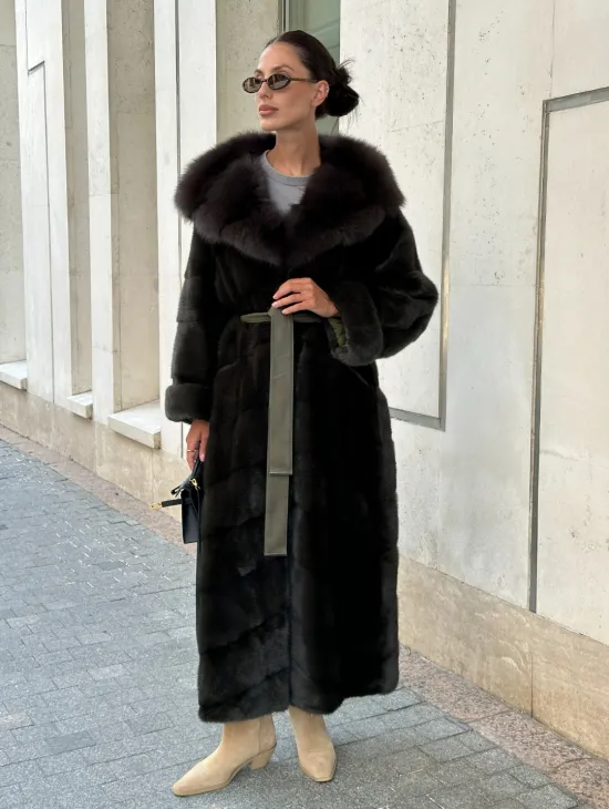 Шуба норковая с капюшоном из меха куницы - цвет темный хаки - фото 3